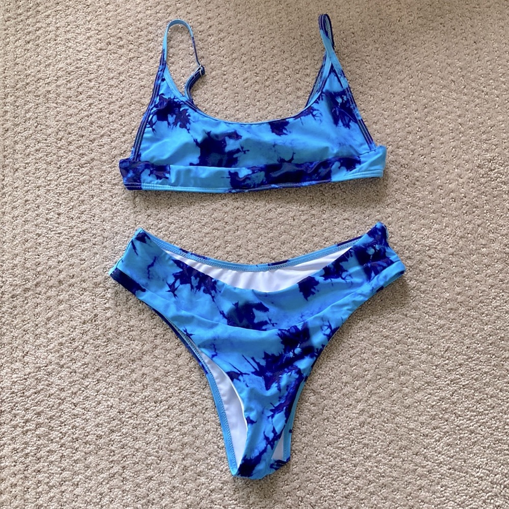 NWOT small shein blue tie dye bikini